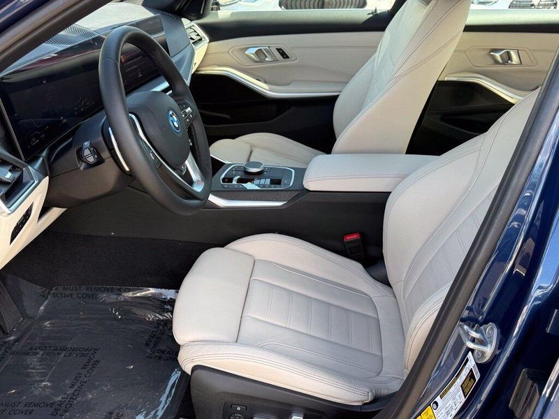 Used 2024 BMW 3 Series 330e iPerformanceImage 18