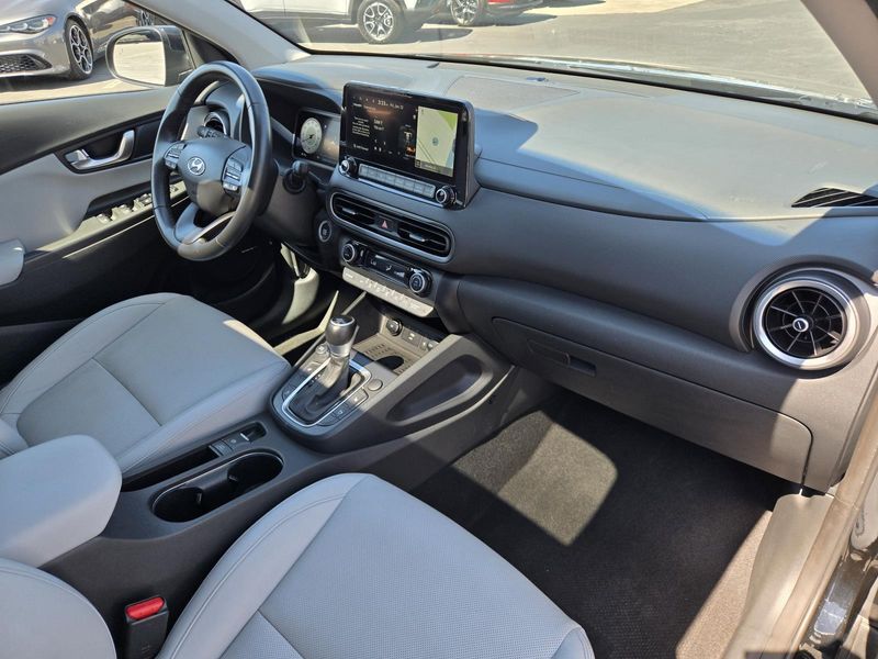 Used 2022 Hyundai Kona Limited DCT FWD