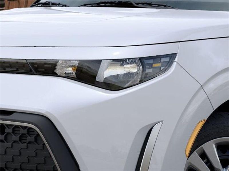 2025 Kia Soul LXImage 10