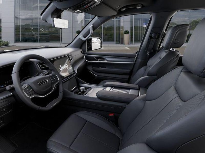 2026 Jeep Grand Wagoneer L Limited Altitude 4x4Image 22