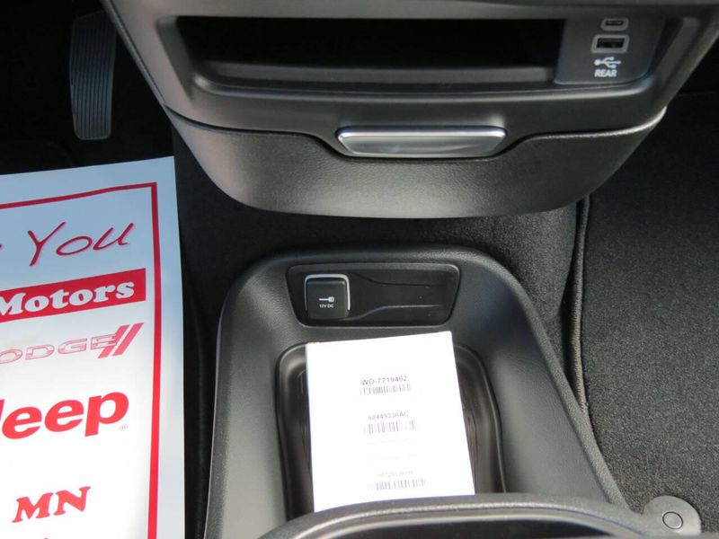 New 2026 Chrysler Pacifica SelectImage 20