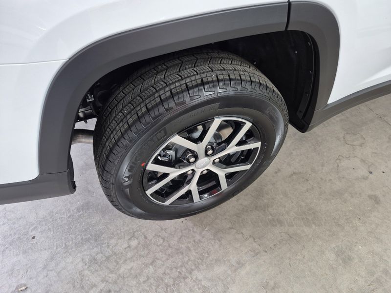 2025 Jeep Grand Cherokee L Limited 4x4Image 6