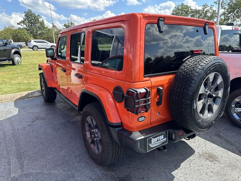 2018 Jeep Wrangler Unlimited SaharaImage 8