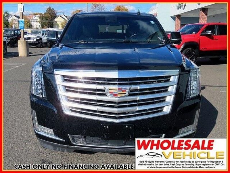 2017 Cadillac Escalade Platinum EditionImage 3