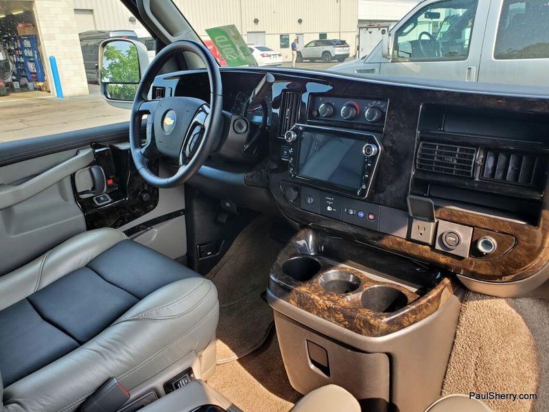2022 Chevrolet Express Cargo Image 6