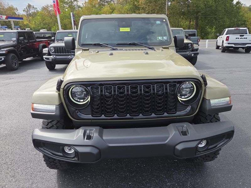 2025 Jeep Gladiator Willys photo 5