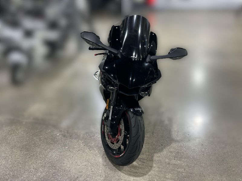 Used 2015 Yamaha YZF-R1 Image 16