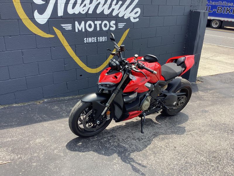 2024 Ducati Streetfighter V4 