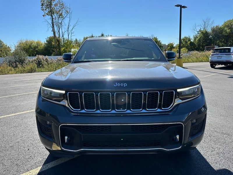 2022 Jeep Grand Cherokee Overland photo 3