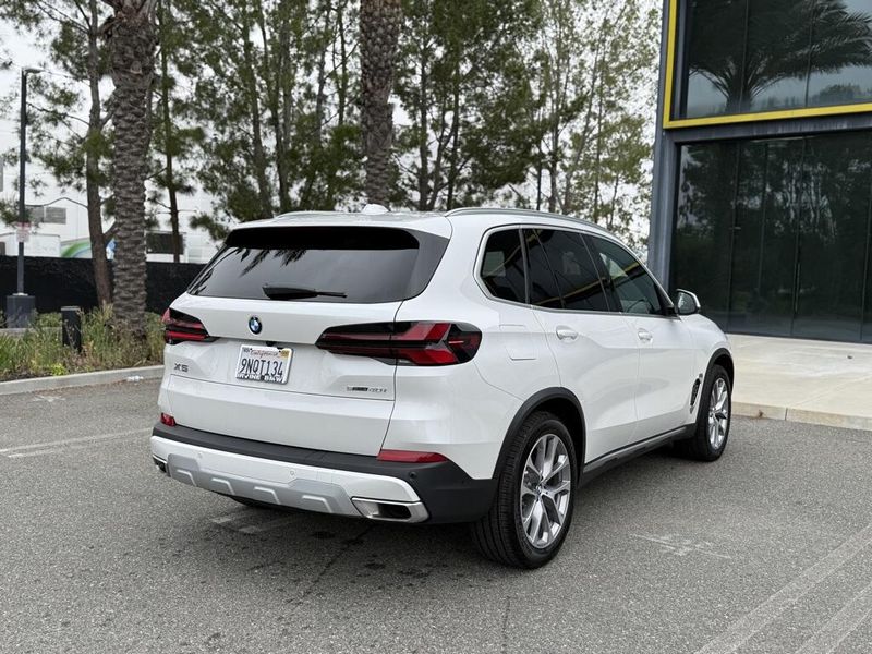 2025 BMW X5 sDrive40iImage 6