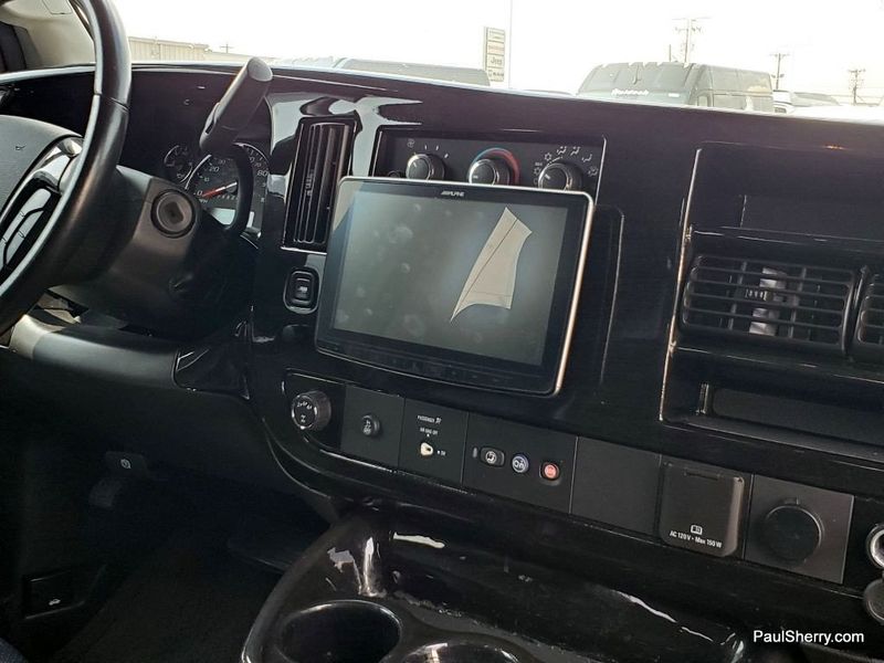 2018 Chevrolet Express 2500 Image 18