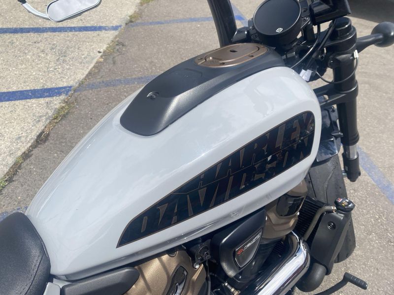 Used 2024 Harley-Davidson Sportster Image 13