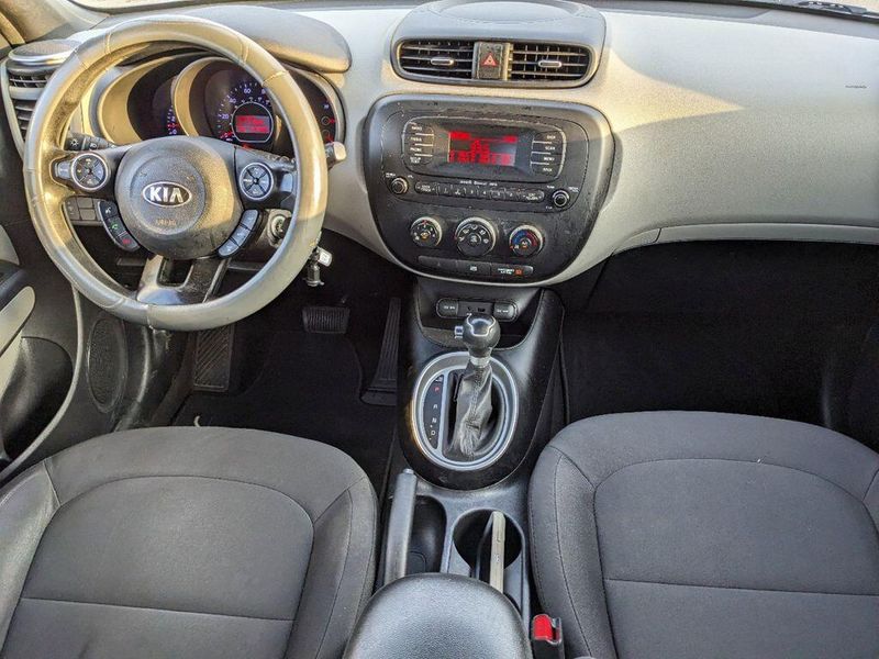 2014 Kia Soul BaseImage 15