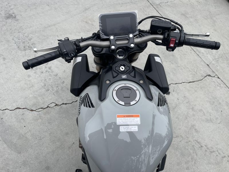 New 2024 Honda CB650R ABS Image 9