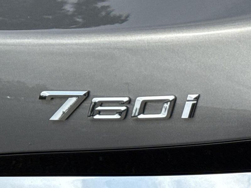 2025 BMW 7 Series 760i xDriveImage 12