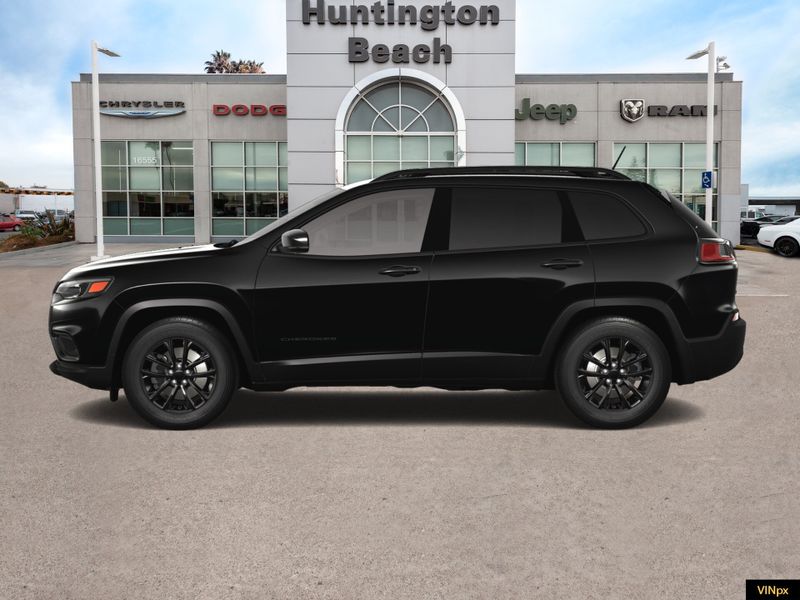 2023 Jeep Cherokee Altitude Lux 4x4 in a Diamond Black Crystal Pearl Coat exterior color and Blackinterior. BEACH BLVD OF CARS beachblvdofcars.com 