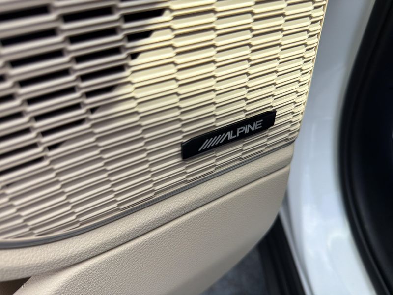Used 2023 Jeep Grand Cherokee LimitedImage 24