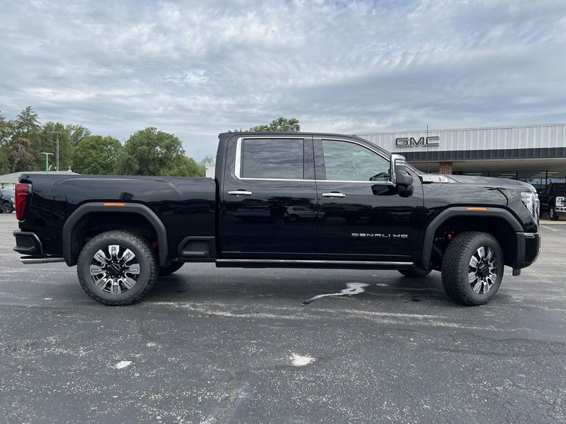 2025 Gmc Sierra HD Denali photo 4