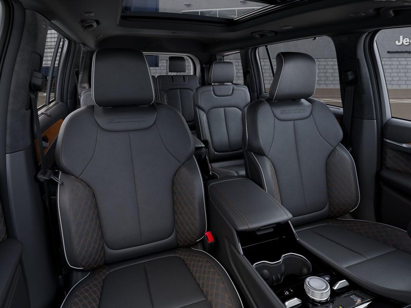 New 2027 Jeep Grand Cherokee L Summit 4x4Image 9