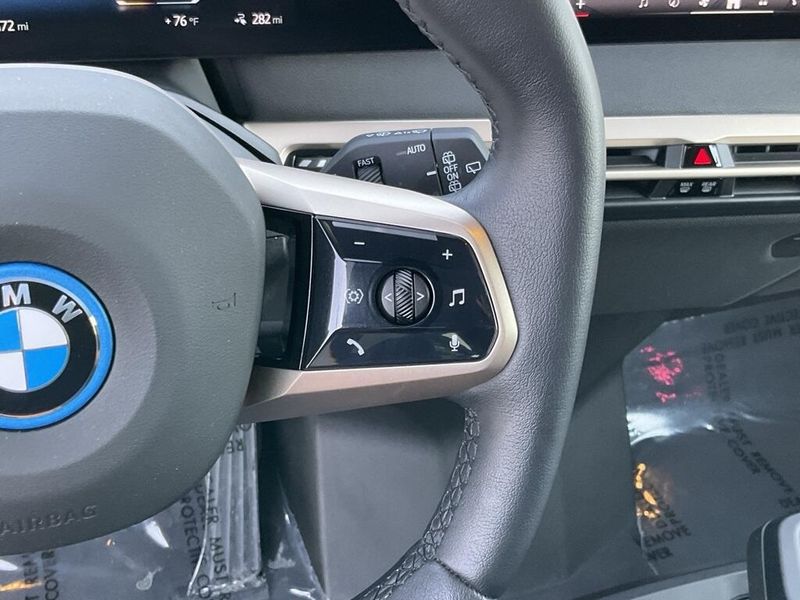 2025 BMW iX xDrive50Image 25