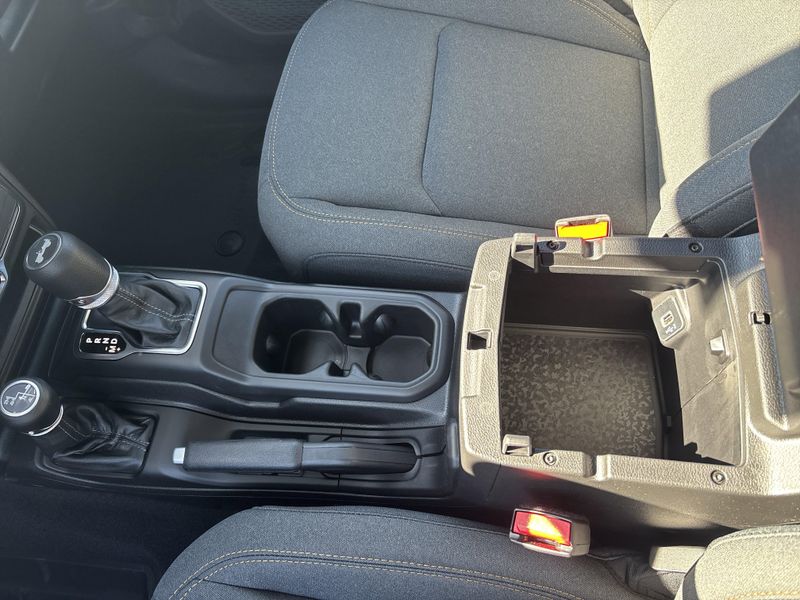 New 2026 Jeep Wrangler 4-door Sport SImage 30