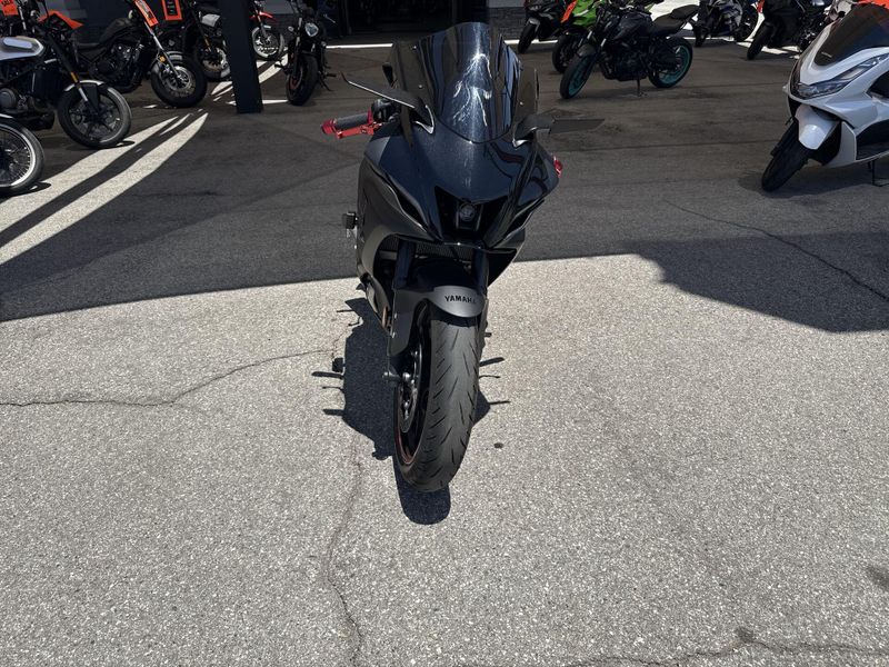 Used 2024 Yamaha YZF-R7 Image 10