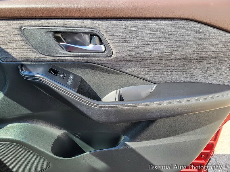 2021 Nissan Rogue SV photo 19