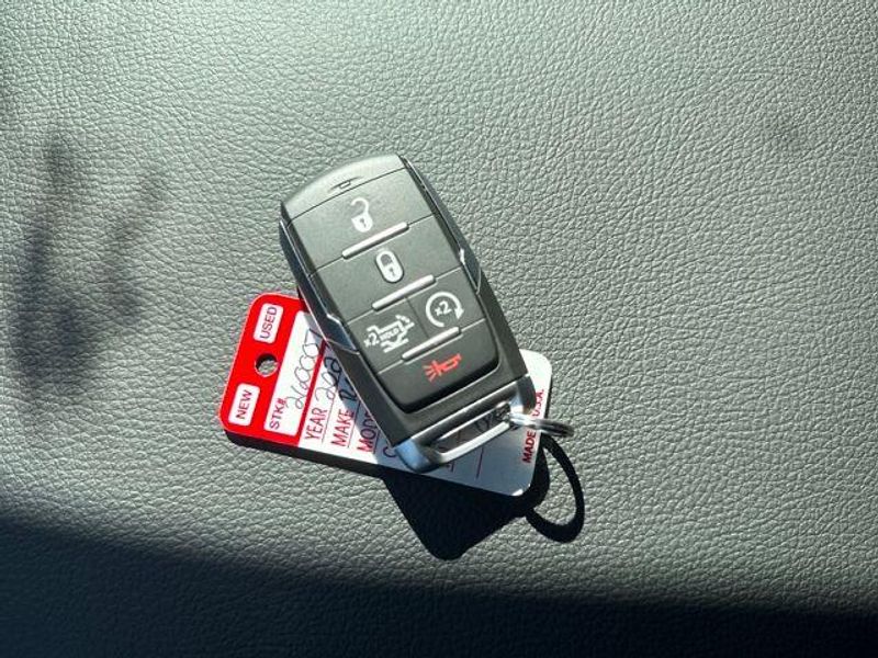 2026 RAM 1500 Big Horn Crew Cab 4x4 5'7' Box