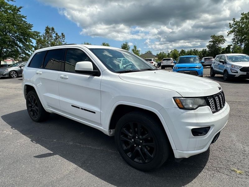 2019 Jeep Grand Cherokee AltitudeImage 1