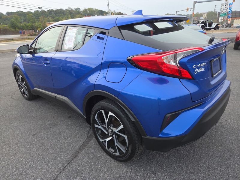 2018 Toyota C-HR XLE photo 5