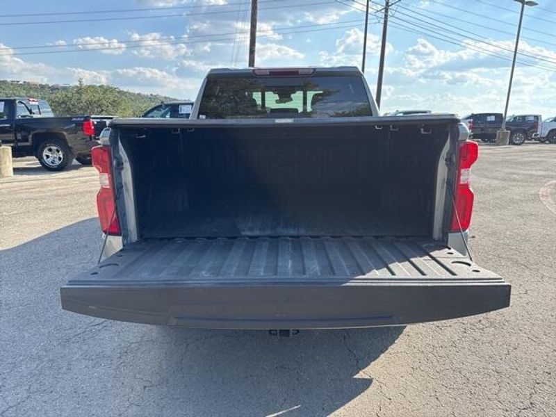 2024 Chevrolet Silverado 1500 RST photo 7