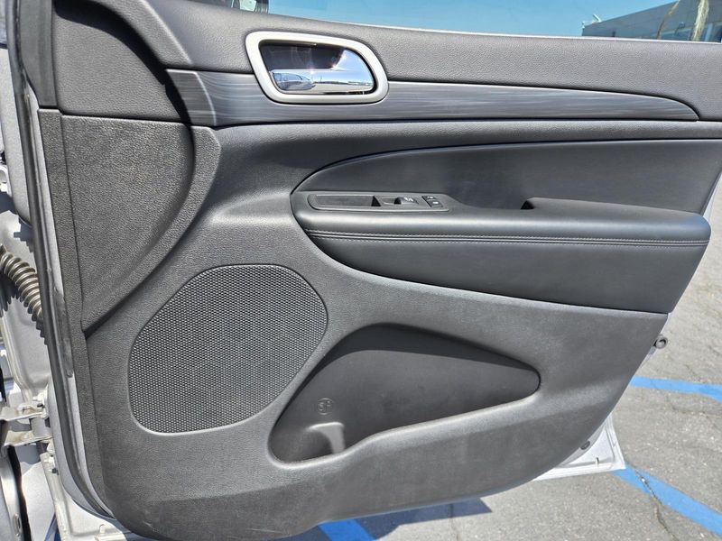 Used 2021 Jeep Grand Cherokee Laredo X 4x4