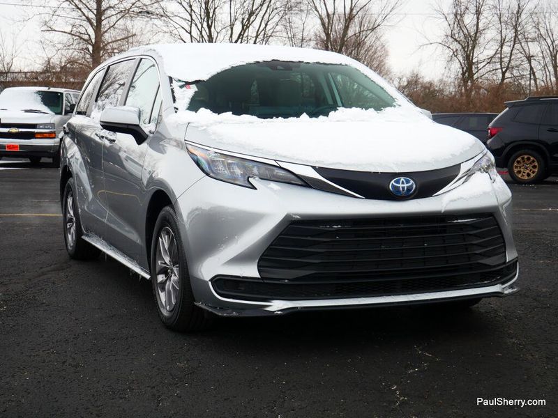 Used 2024 Toyota Sienna LE