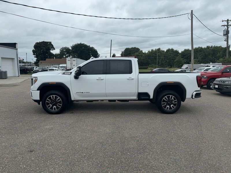 2023 GMC Sierra 2500HD AT4Image 5