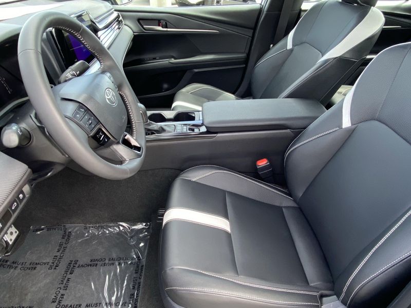Used 2025 Toyota Camry SEImage 14