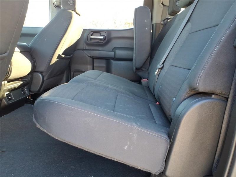 Used 2023 Chevrolet Silverado 1500 CustomImage 11