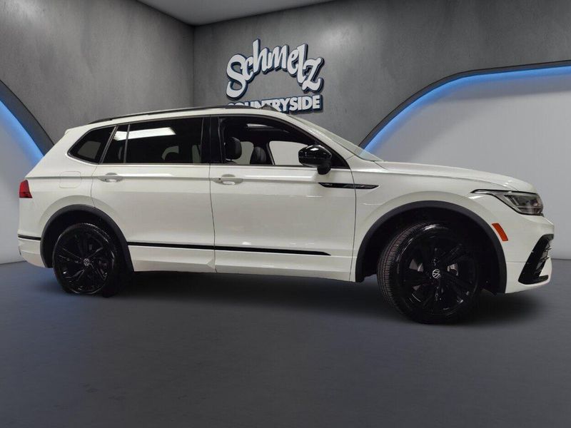 Used 2024 Volkswagen Tiguan SE R-Line Black AWD w/SunroofImage 4