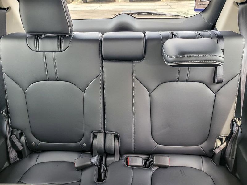 2025 Honda Pilot Elite photo 14