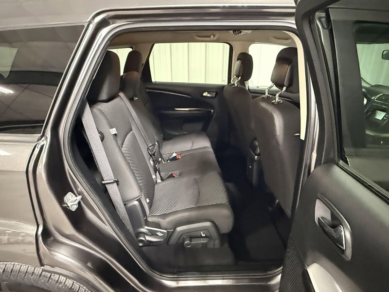 Used 2018 Dodge Journey SEImage 9