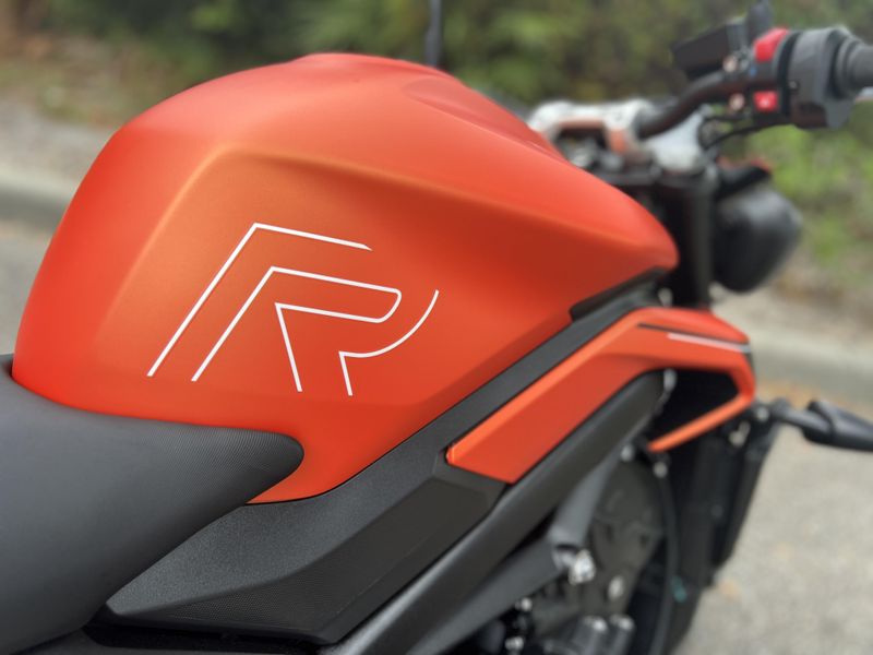 2025 Triumph Street Triple 765 R