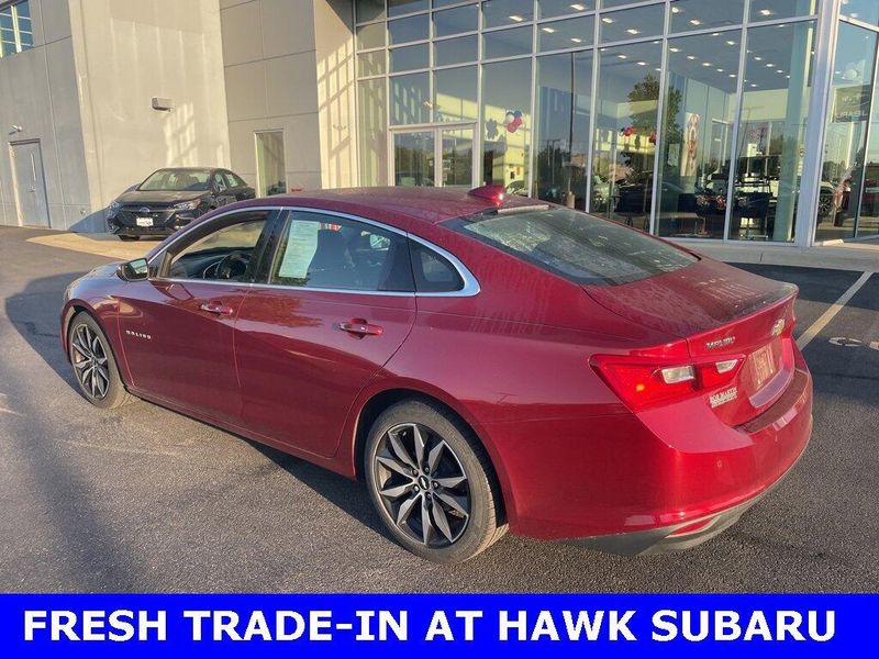 2017 Chevrolet Malibu 1LT photo 3