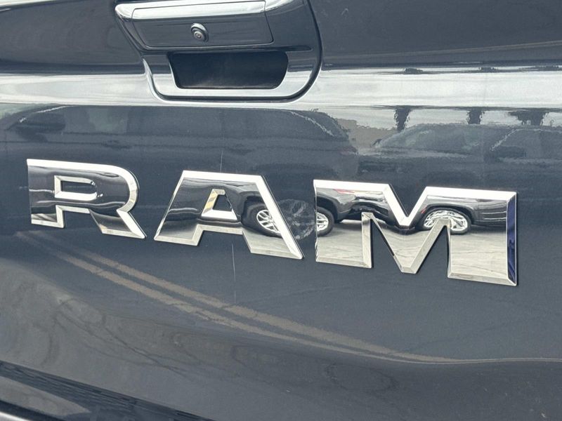 New 2026 RAM 1500 Big Horn Crew Cab 4x2 5'7' Box
