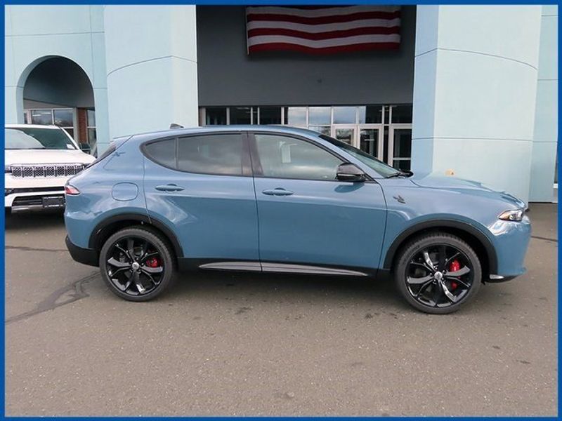 2024 Dodge Hornet R/T in a Blue Steele exterior color and Blackinterior. Papas Jeep Ram In New Britain, CT 860-356-0523 papasjeepram.com 