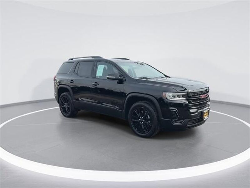 Used 2022 GMC Acadia SLTImage 2