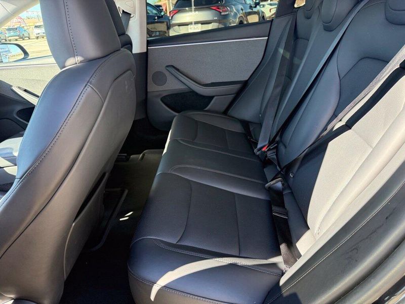 Used 2024 Tesla Model 3 BaseImage 9