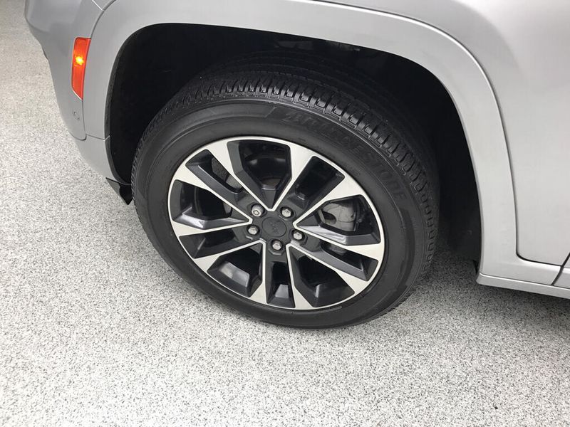 Used 2022 Jeep Grand Cherokee OverlandImage 6