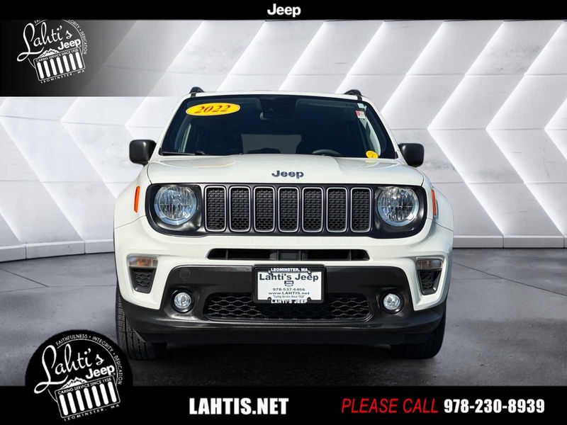 2022 Jeep Renegade Latitude photo 2