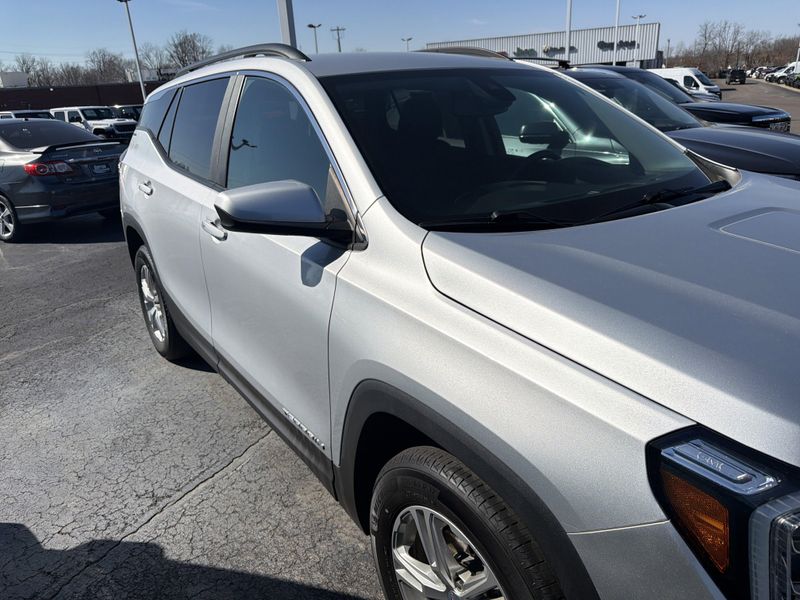 Used 2022 GMC Terrain SLEImage 4