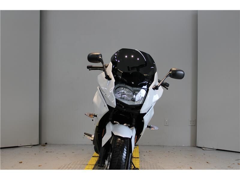 2014 BMW F800GT Image 4