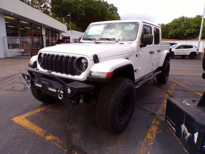 New 2026 Jeep Gladiator Sahara 4x4